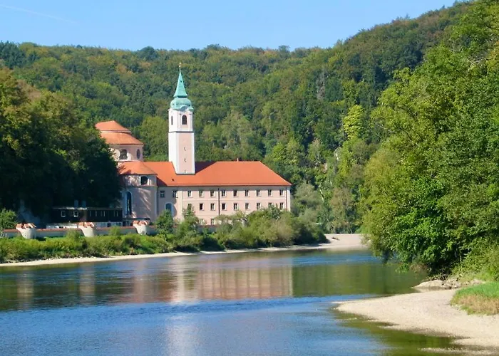 An Der Donau Direkt Bei Regensburg, 5 Sterne Dtv *